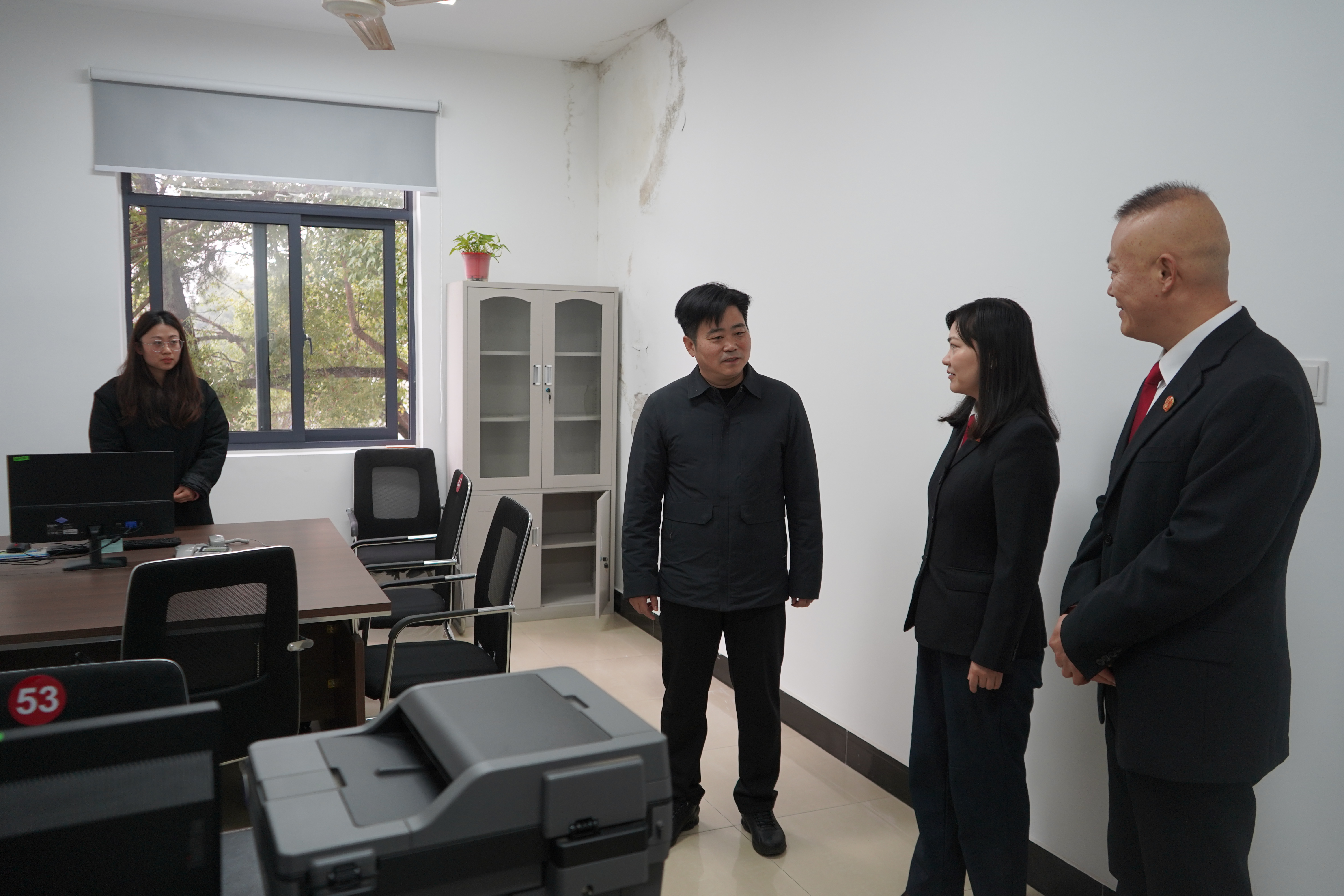 【工作动态】县委政法委书记到县综治中心调研法院入驻运行工作